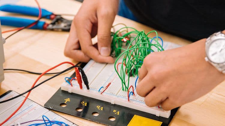 Tam Zamanlı Elektrik Teknikeri İş Arıyor