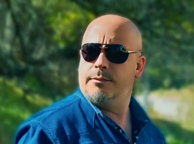 BİNEK ARACIMLA İŞ ARIYORUM.