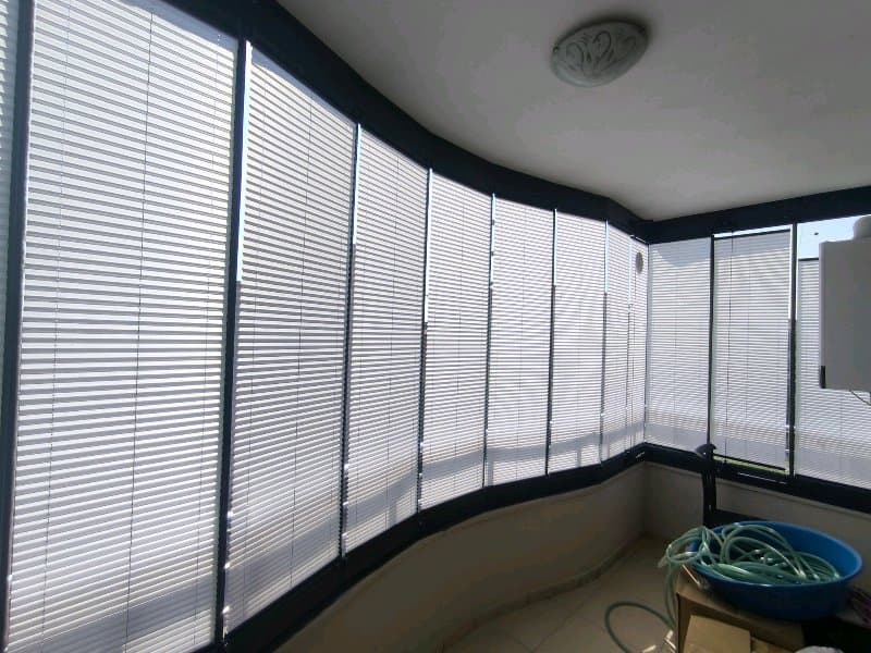 Cam Balkon Sineklik Kupeste