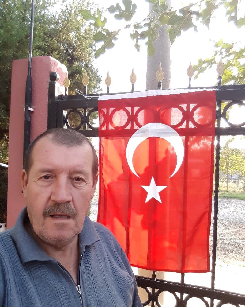 Yaşlı Bir Beyefendiye Yatılı Bayan Bakıcı Arıyorum